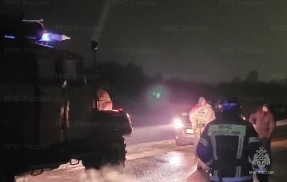 Спасатели МЧС принимали участие в ликвидации ДТП в Куйбышевском районе, пос.Бетлица 1 км автодороги 